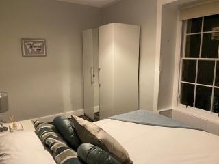 Royal Mile Apartment with stunning views - 4