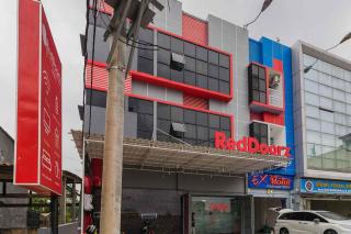 RedDoorz Plus near Millenium ICT Centre Medan 2 - 4