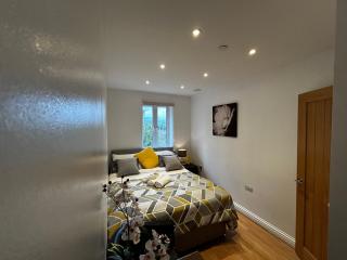 Secure 2BD Retreat: Modern Comfort in Privacy - 5