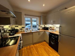 Secure 2BD Retreat: Modern Comfort in Privacy - 9