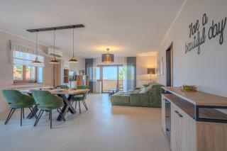 Seaview Apartment Double D - Happy Rentals - 0