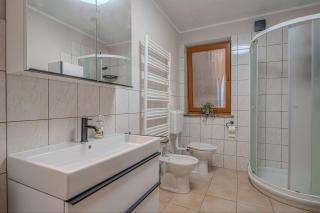 Seaview Apartment Double D - Happy Rentals - 4