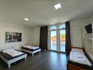 Spacious Worker Apartments with Rooftop Terrace - Up to 21 Guests - 3