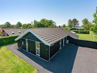 Holiday Home Maybritt - 100m from the sea by Interhome - 4