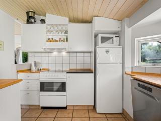 Holiday Home Allie - 150m from the sea by Interhome - 3