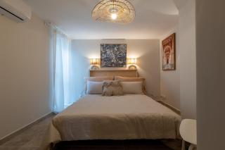 Cozy Central Lisbon Flat - 0