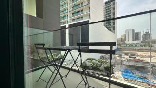 Welhome - Modern Gold Accents Studio in JVC with Balcony - 6