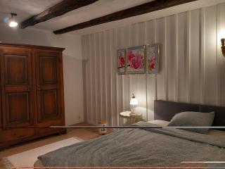 Room in cosy traditional swiss house - 8