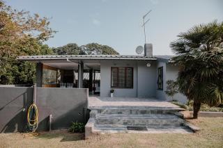 Sea La Vie- beach cottage - 0