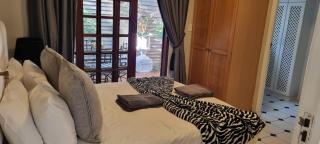 12A Oyster Crescent - 7