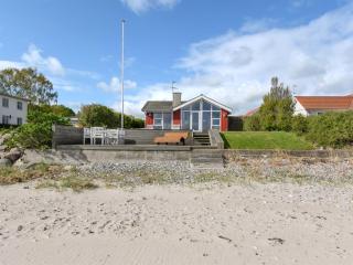Holiday Home Keti - 5m from the sea by Interhome - 0