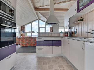 Holiday Home Keti - 5m from the sea by Interhome - 2