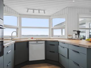 Holiday Home Arnwith - 20m from the sea by Interhome - 2