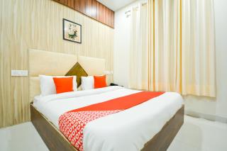 OYO Hotel Gold - 7