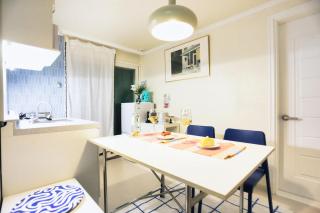 # Gimpo Airport # Songjeong Station 3 minutes # Hongdae 30 minutes # Food Street # 5th Floor # Elevator - 2