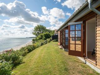 Holiday Home Botmar - 10m from the sea by Interhome - 5