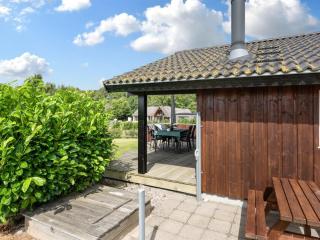 Holiday Home Rathi - 250m from the sea by Interhome - 2