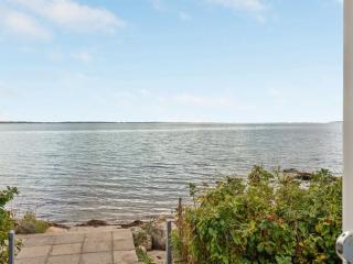 Holiday Home Tana - 5m from the sea by Interhome - 2