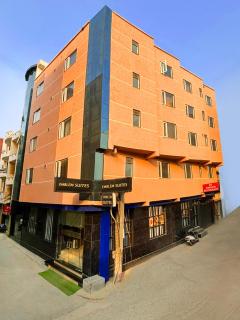 Hotel Emblem Suites- Near Delhi Airport - 9