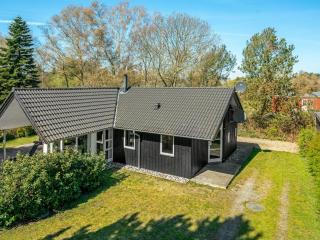 Holiday Home Maira - 150m from the sea by Interhome - 2