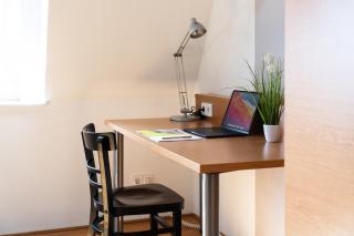 Hotel CampusZwei Komfortable Doppelzimmer & Apartments mit Küche Zentral in Ludwigsburg ideal für Business & Langzeitaufenthalte optional mit Frühstück - Ludwigsburg - 5