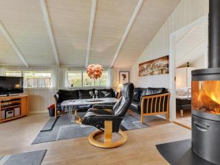 Holiday Home Hwiting - 200m from the sea by Interhome - 4