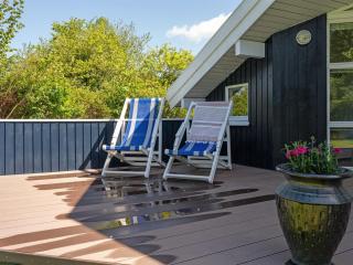 Holiday Home Bole - 400m from the sea by Interhome - 5