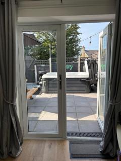 Gwens House - Holiday Cottage With Hot Tub - 1