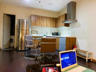 Makati city 2 bedroom penthouse with balcony - 3
