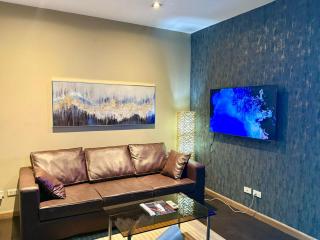 Makati city 2 bedroom penthouse with balcony - 2