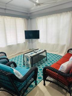 SurfNTurf Beach House - 4