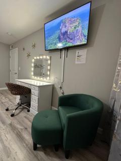 2BR King and Queen beds Games Stadium 6Flags Airport - 2