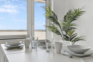 CREW BEDS - APARTMENT in Wolfsburg for 7 People - 75m2, 3x Bedroom, 7x Single Bed, Free Coffee, WiFi & Parking - 24h CHECK IN #WOB03 - 3