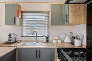 Beachy Lodge with Deck & Parking nr Ilfracombe - 9