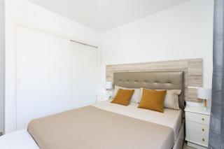 Spacious 3-Bedroom Apartment with Pool & Balcony - Steps from Puerto Colón, Beach & All Local Attractions - 1