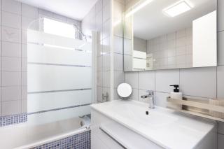 Spacious 3-Bedroom Apartment with Pool & Balcony - Steps from Puerto Colón, Beach & All Local Attractions - 6