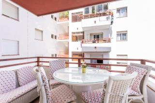 Spacious 3-Bedroom Apartment with Pool & Balcony - Steps from Puerto Colón, Beach & All Local Attractions - 4