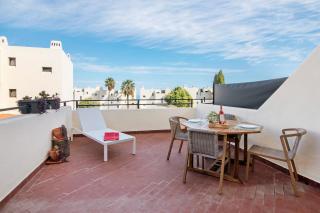 White Studio and Terrace - 9