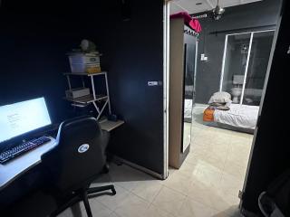 Women only master room - 5