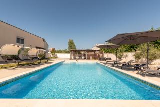 Villa Miranda with pool - 8