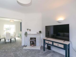 6 Newbridge Gardens - 6