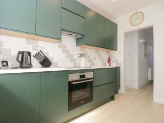6 Newbridge Gardens - 2