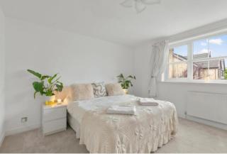 Stylish home close to the Yorkshire Dales & Leeds Airport - Ilkley - 1