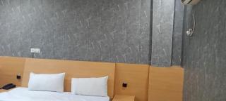 Hotel Monarch Inn - 4