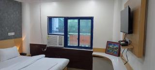 Hotel Monarch Inn - 3