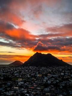 Yiru Academy's upstairs art & viewing room 2 - 4