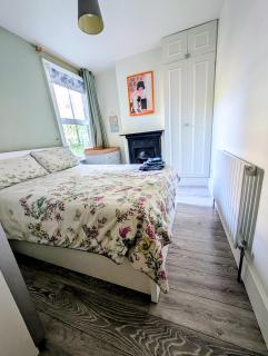 Spacious Battersea Rooms and Apartments - 8