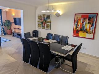 Luxe Beachfront Apartment - 7