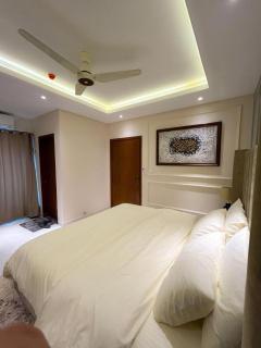 PHONEIX Luxury Apartment - Rawalpindi - 1