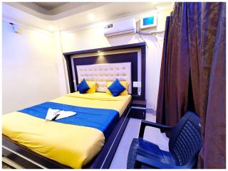 Hotel Pioneer Ashish Near Sea Beach And Jagannath Temple - Fully Air Condition with All Luxury # Luxuary Rooms With Attached-Balcony #wifi-Restaurant And Parking Facilities# Boutique Services - Top Hotel In Puri - 3